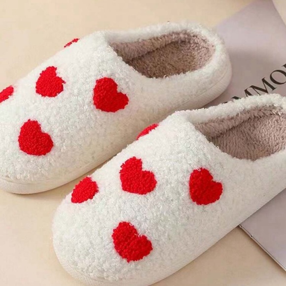 Sunday Soft Heart Indoor Valentines Day House Slippers - Picture 2 of 7